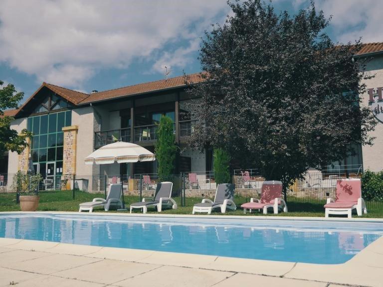 Hotel Du Golf Roanne Exterior foto