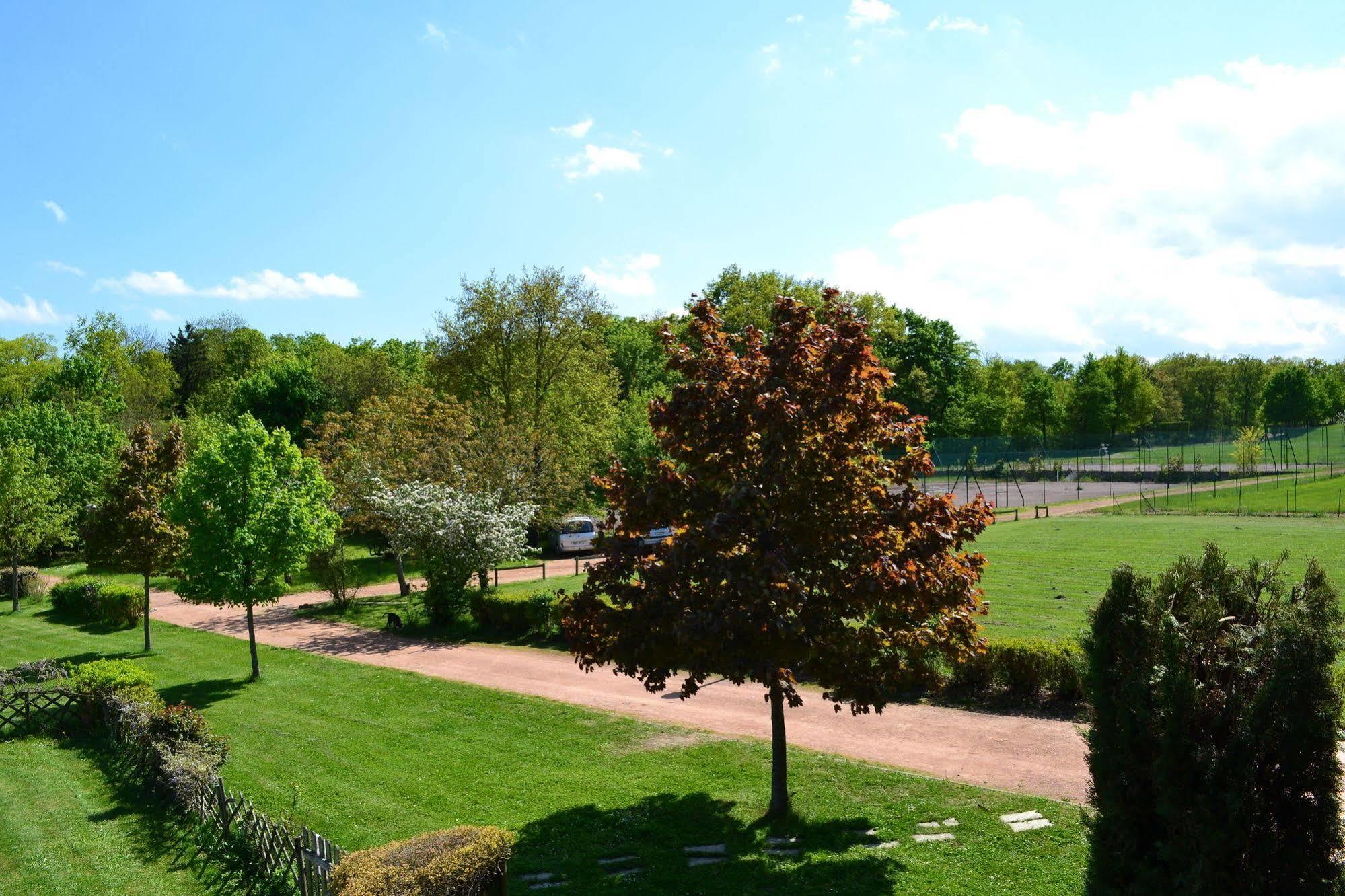 Hotel Du Golf Roanne Exterior foto